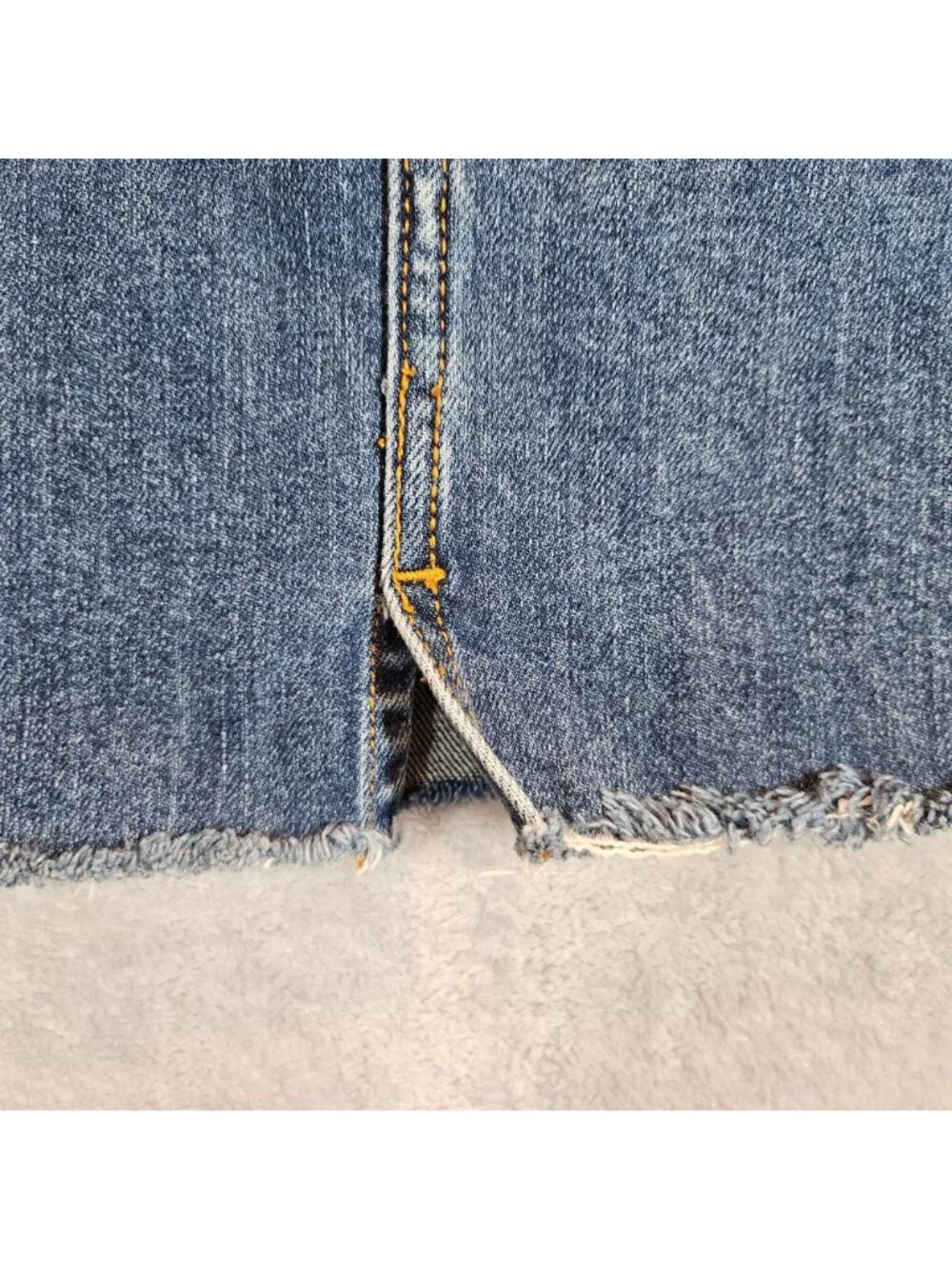 Old Navy Womens 16 Denim Skirt Blue Medium wash cowgirl casual classic raw hem
